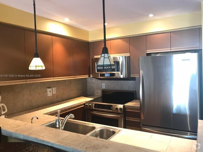 Building Photo - 3545 NE 167th St Unit 204 Rental