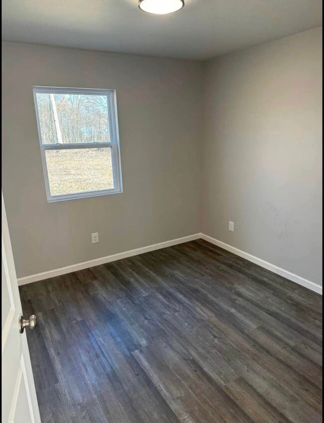 Photo - Jasonville Units (W Burr & N Virgil) Unit 3