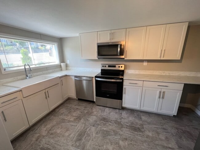 Photo - 1314 Red Apple Rd Unit 1314 Red Apple Rd #B