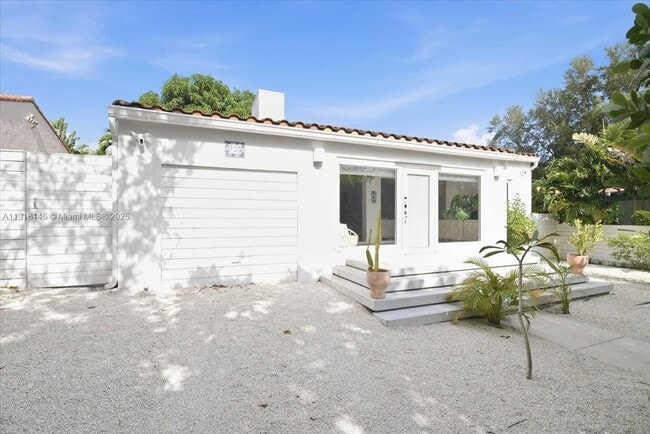 Building Photo - 753 NE 82nd Terrace