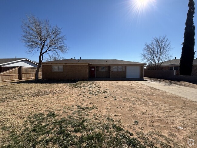 Building Photo - 3 bed 2 bath home with 1 car garage