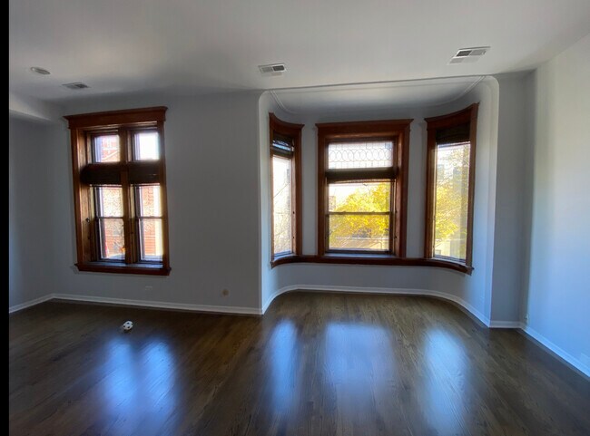 Photo - 4008 N Clarendon Ave Unit 2