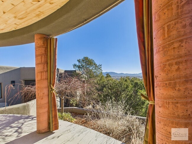 Photo - City Lights Unidad Casita