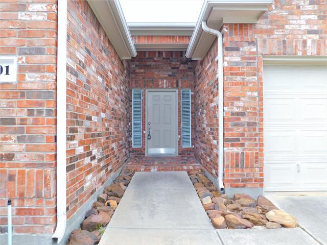 Photo - 701 Lone Pine Dr