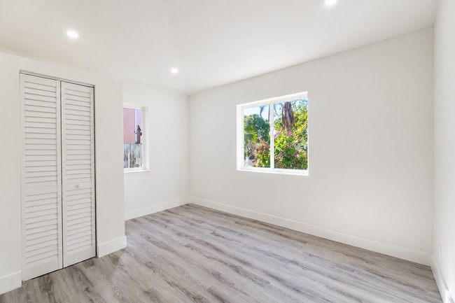 Photo - 113 SE 8th Ave