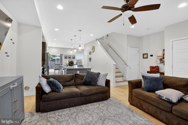 Photo - 1504 Earl St