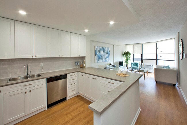 Photo - Bay Terrace Apartments