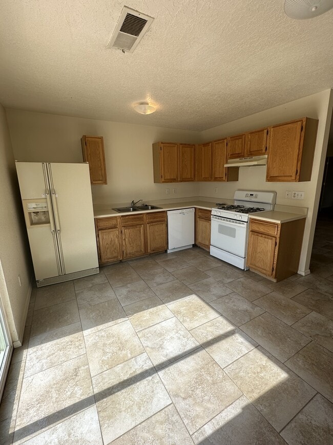 Photo - 11012 Hackamore Ave SW