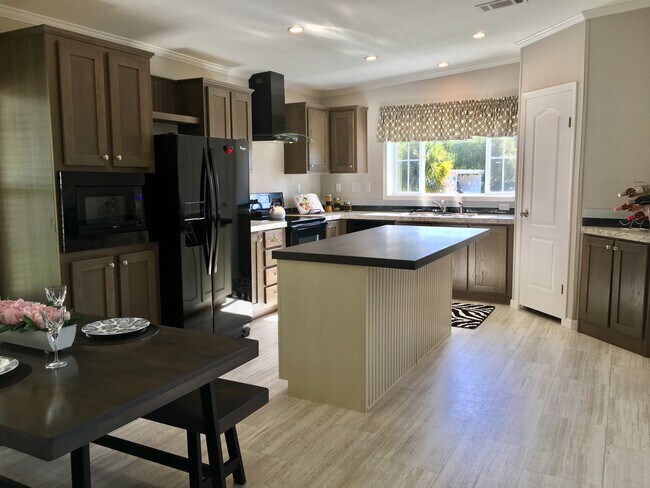 Photo - 459 Emden St