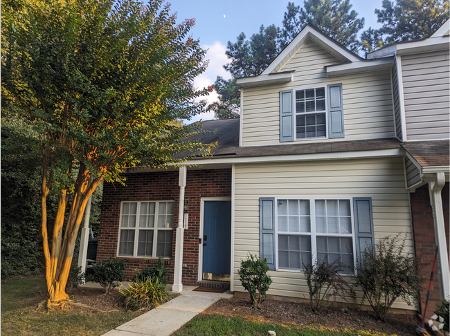 Building Photo - Room in Townhome on Petrea Ln