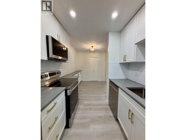 Photo - 365 Ginger Dr