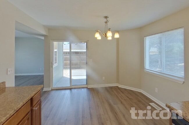 Photo - 4470 Hollyridge Dr