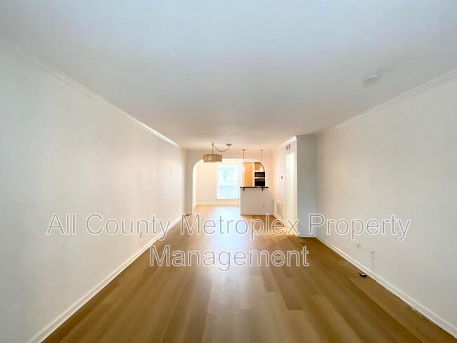 Photo - 4520 Holland Ave