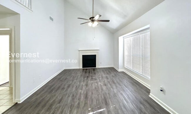 Photo - 5044 Donnell Way