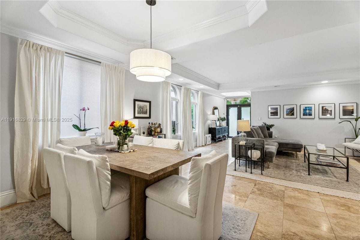 Photo - 3168 Ohio St