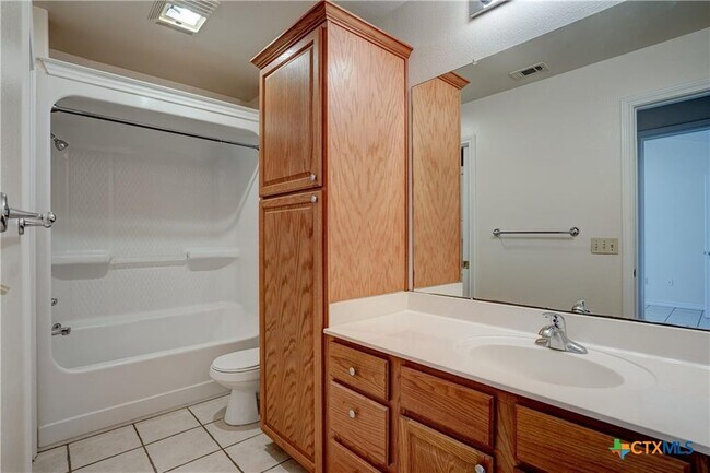 Photo - 412 Burleson St Unit 122