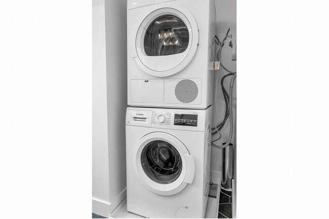 Photo - Designer unit in West Hollywood! Unit 103