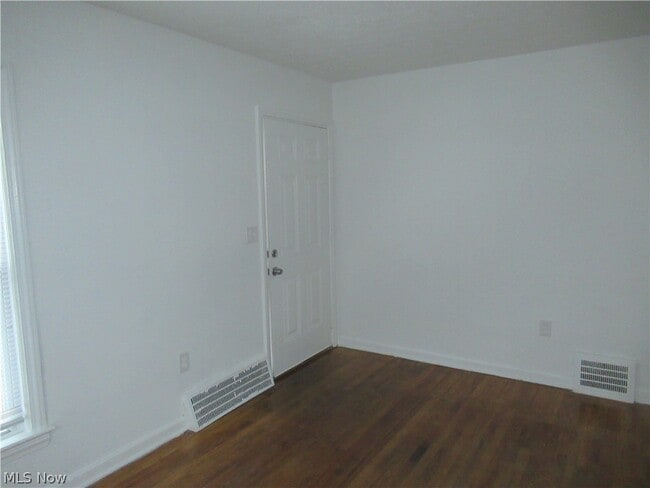 Photo - 1616 Douglas Rd