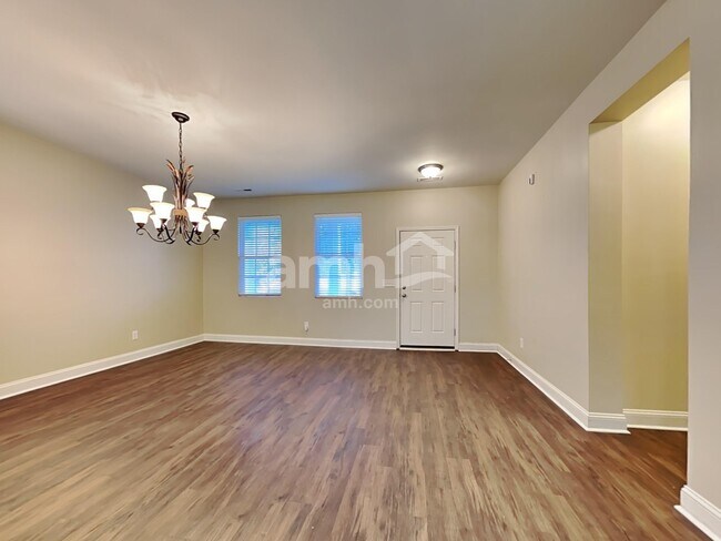 303 Duck Pond Ln