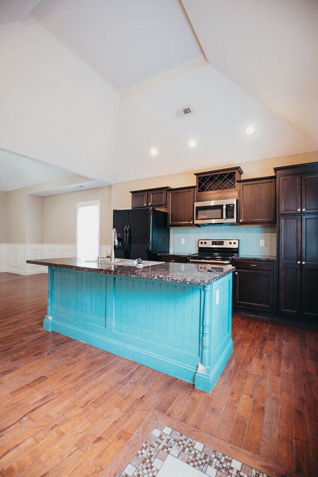 Photo - 1046 E Walnut St