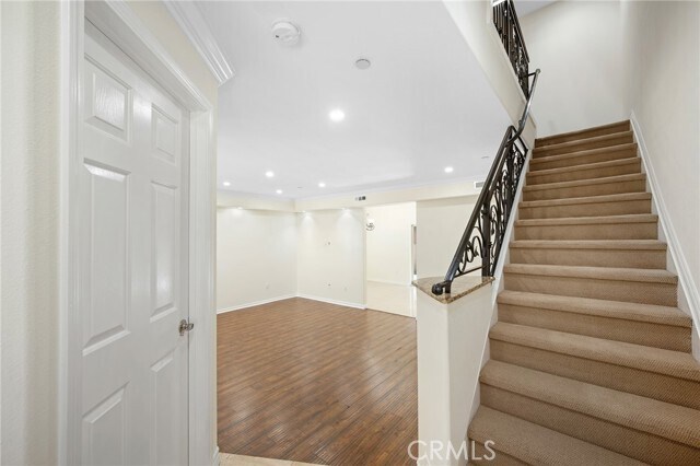 Photo - 345 W Loraine St