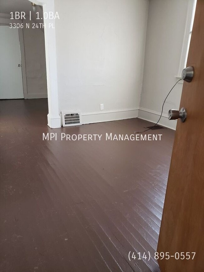 Photo - 3306 N 24th Pl