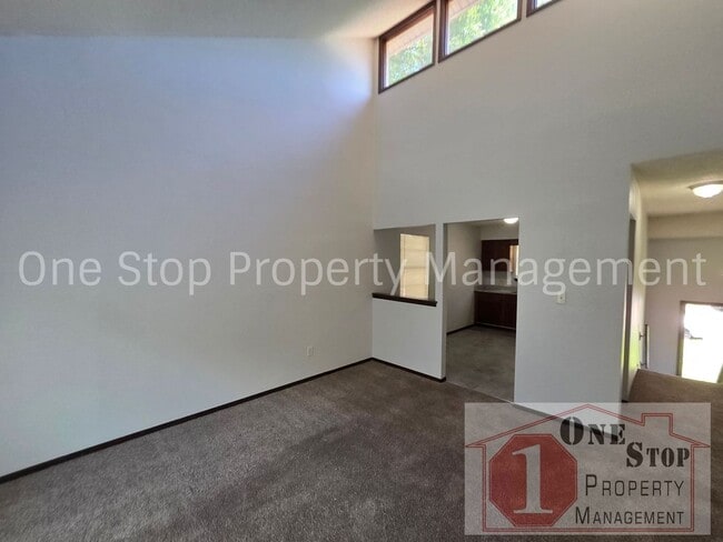Photo - Welcome Home to this Adorable 2 Bed 1.5 Bath Duplex in Independence!!