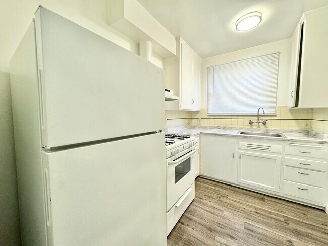 Photo - 131 Normandie Ave Unit 2A