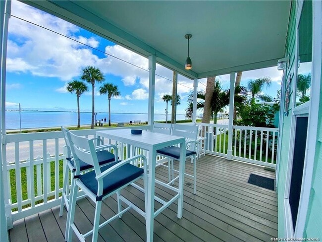 Photo - 18 NE Nautical Pl