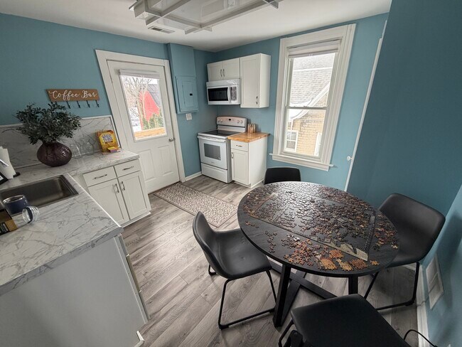 Photo - 10815 Waterville St