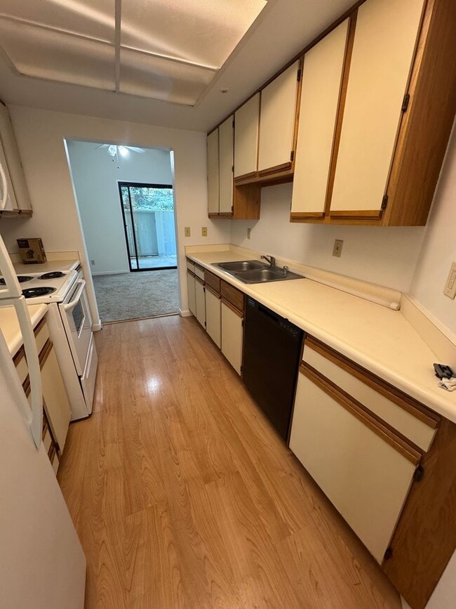 Photo - Single Level Lower Condo at Woodside Terrace Unit #29