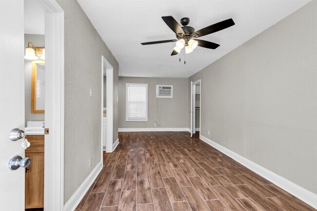 Photo - 1423 Hawthorne St