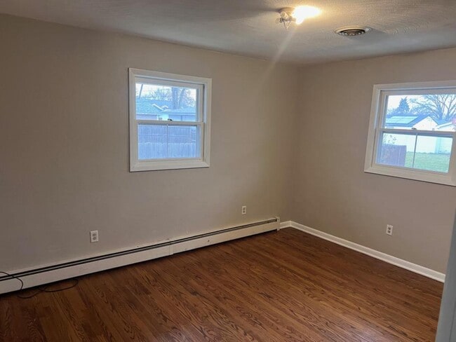 Photo - 913 Curtis Ave