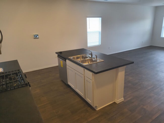 Photo - Room in House on Arnold Lp