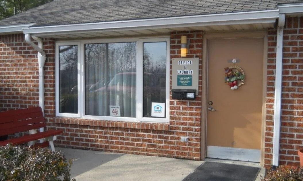 Photo - 419 N Holly Dr