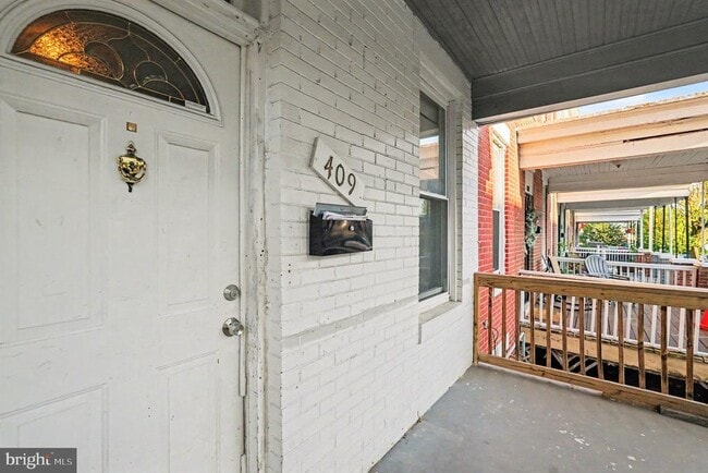 Building Photo - 409 Edgewood St