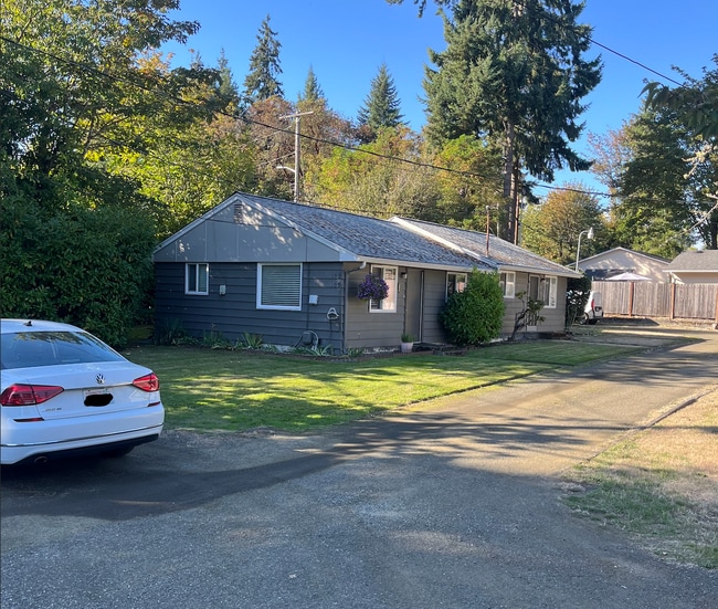 Photo - Lake Louise Dr SW