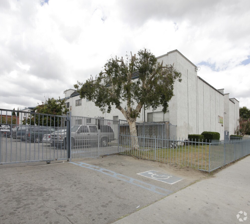 Photo - 12001 - 12021 Allegheny Street Apartments