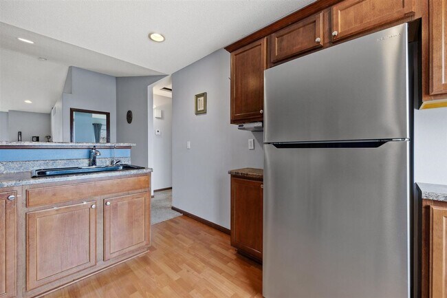 Photo - 1886 Goose Lake Cir