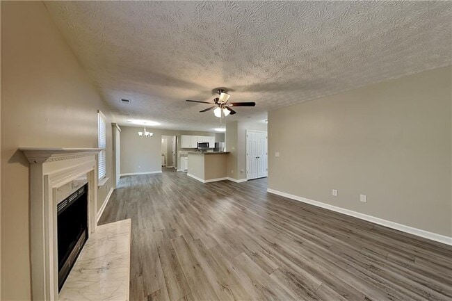 Photo - 120 Crestworth Pl