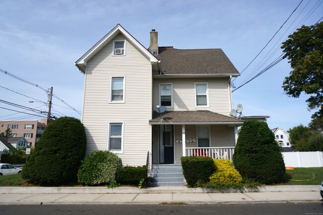 Building Photo - 35 Cove Ave Unit 3