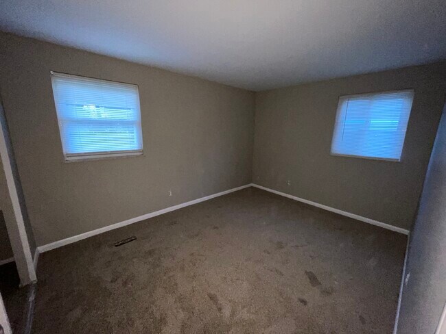 Photo - 221 Tulip Dr