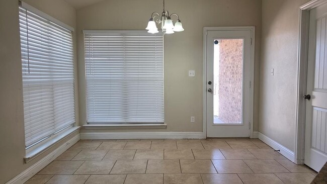Photo - 6011 Mile High Ln