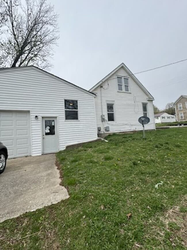 Photo - 3 Bed 1 Bath House in Louisiana, MO