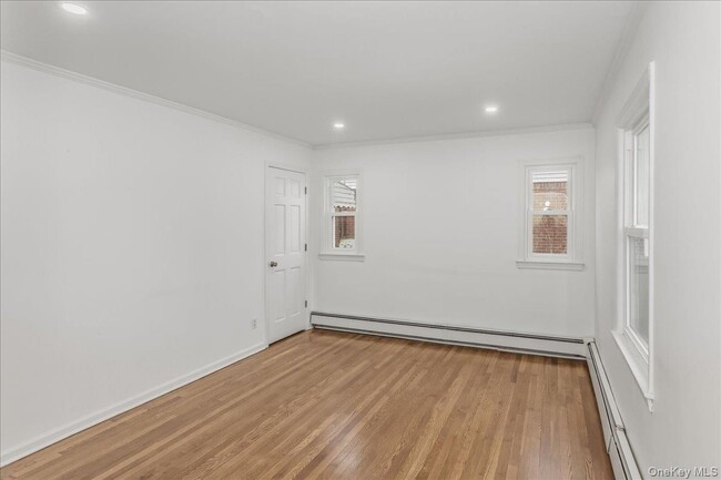 Photo - 1016 Oaks Dr