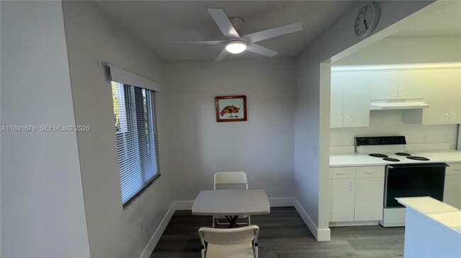 Building Photo - 13700 SW 11th St Unit 309A