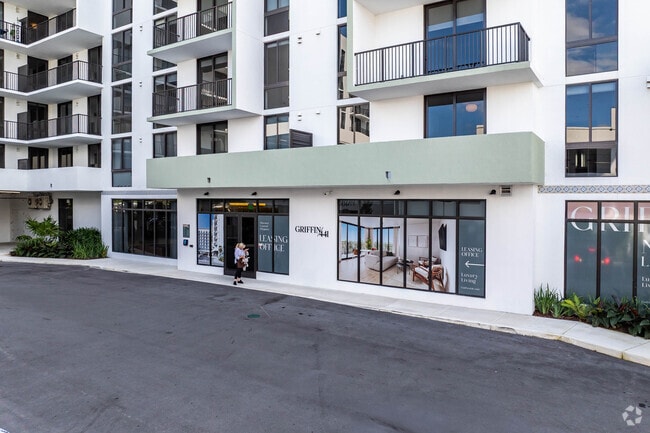 Entrance - Griffin 441