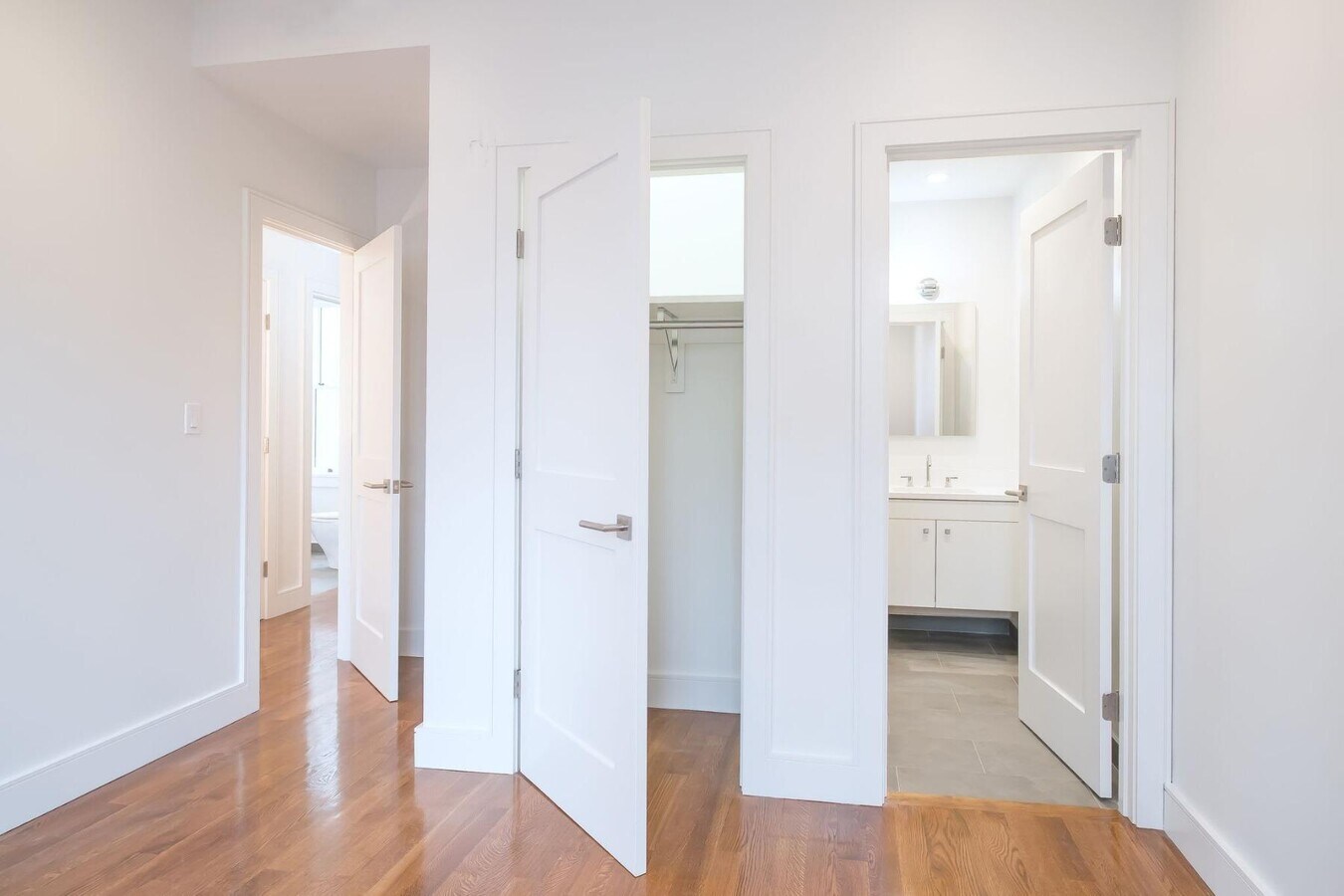 *Pictures are representative samples of the advertised unit. In some cases, the actual units you tou - 23 Temple St Unit F3