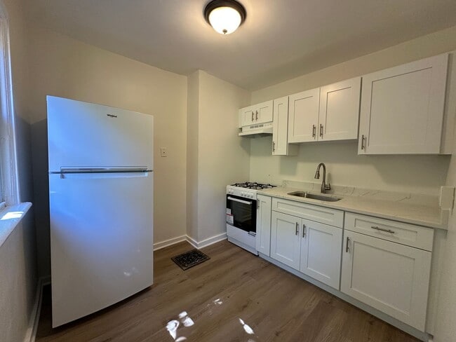 Photo - 300 Redmond St Unit Apt 2