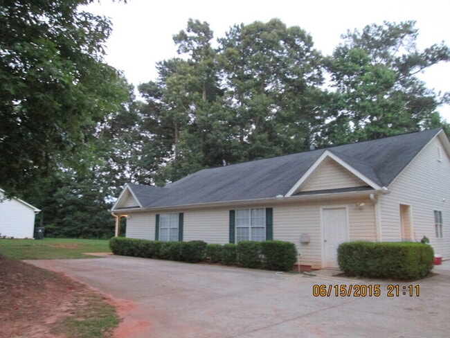 Building Photo - 6237 Dorsett Shoals Rd Unit A Rental